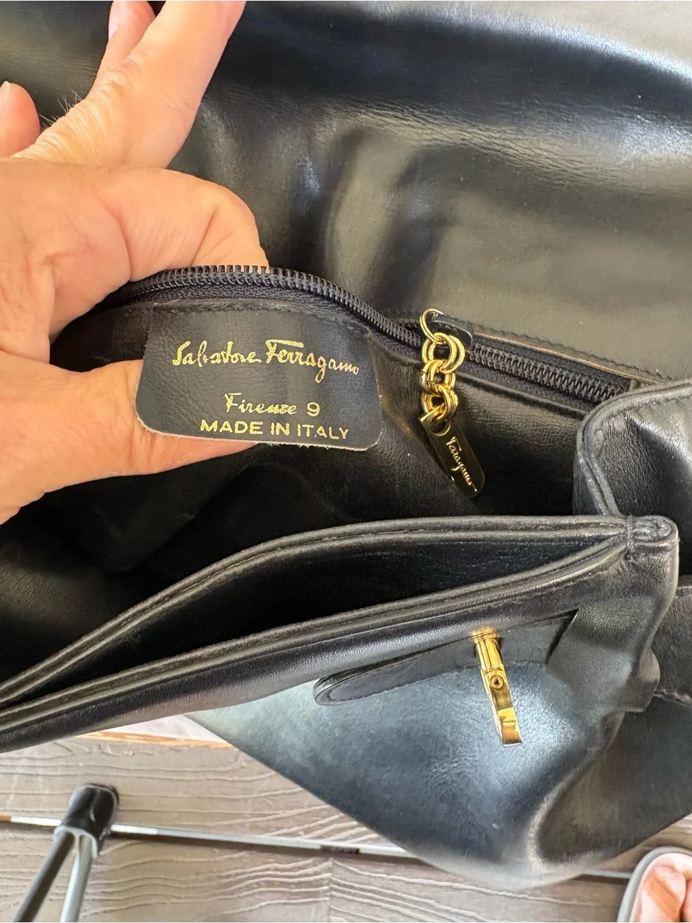 VTG Salvatore Ferragamo Black Leather Flap Bag + Wanda Tri-Fold WalletSET 2items - Picture 12 of 16